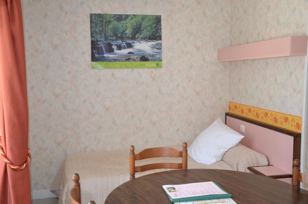 Logis Auberge De L'Allagnonette Saint-Poncy Eksteriør bilde